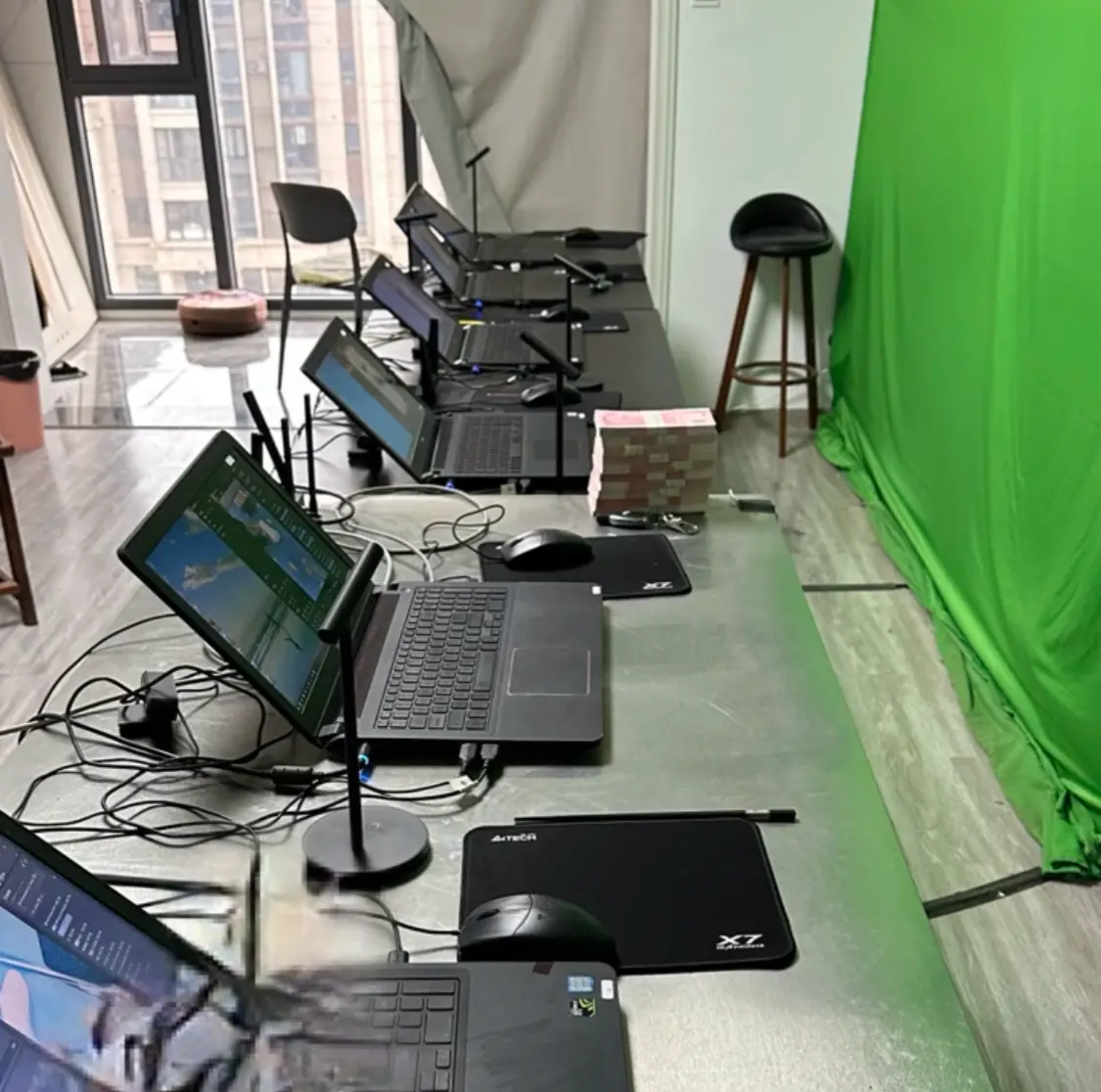 1703517397-56f7dd04a5e0c6d 1703517397-56f7dd04a5e0c6d